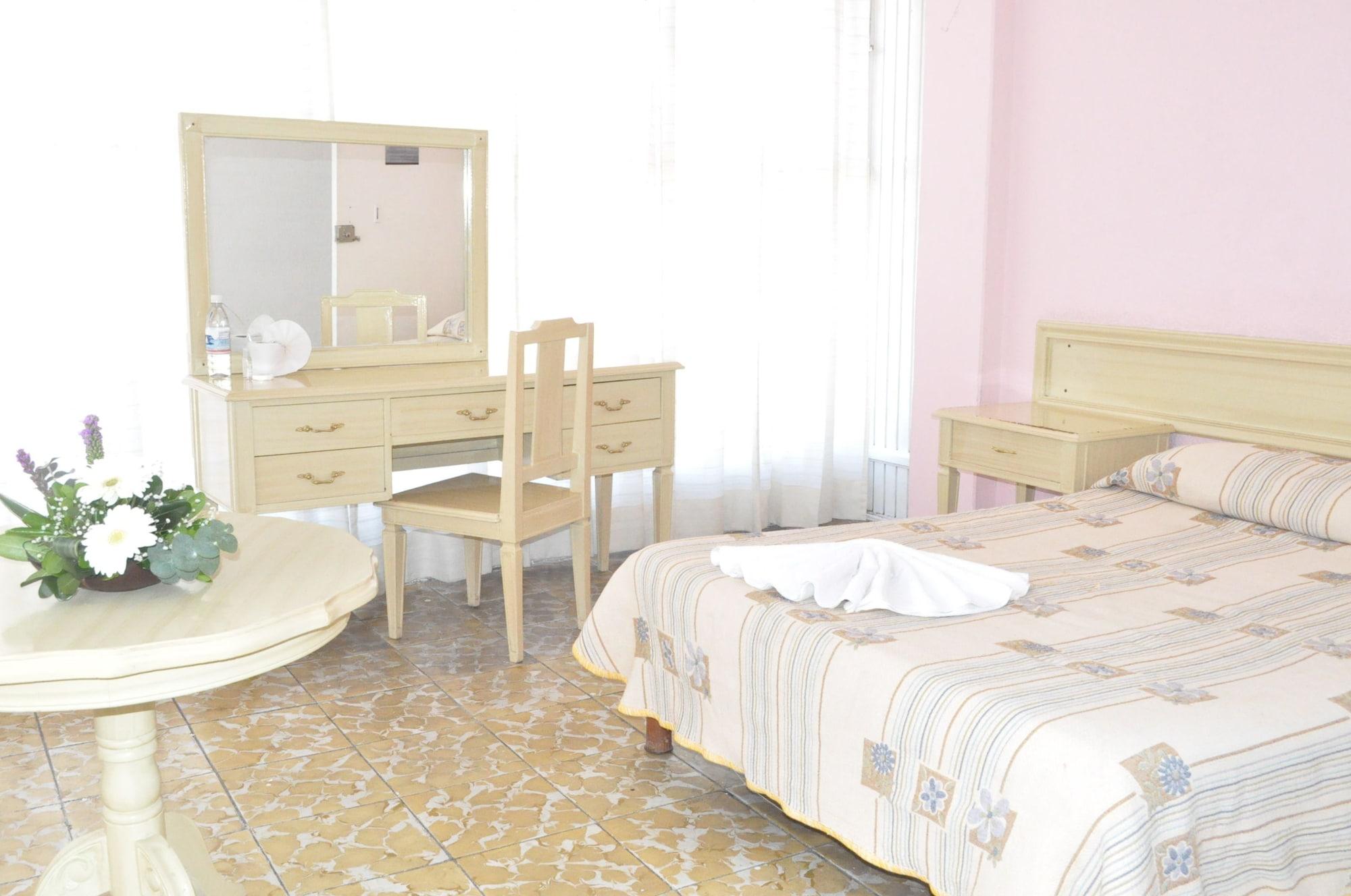 Hotel Viena Irapuato Εξωτερικό φωτογραφία