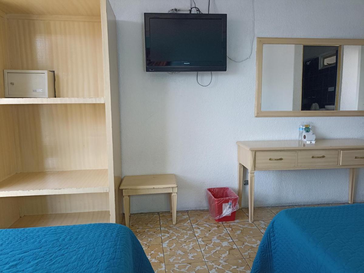 Hotel Viena Irapuato Εξωτερικό φωτογραφία