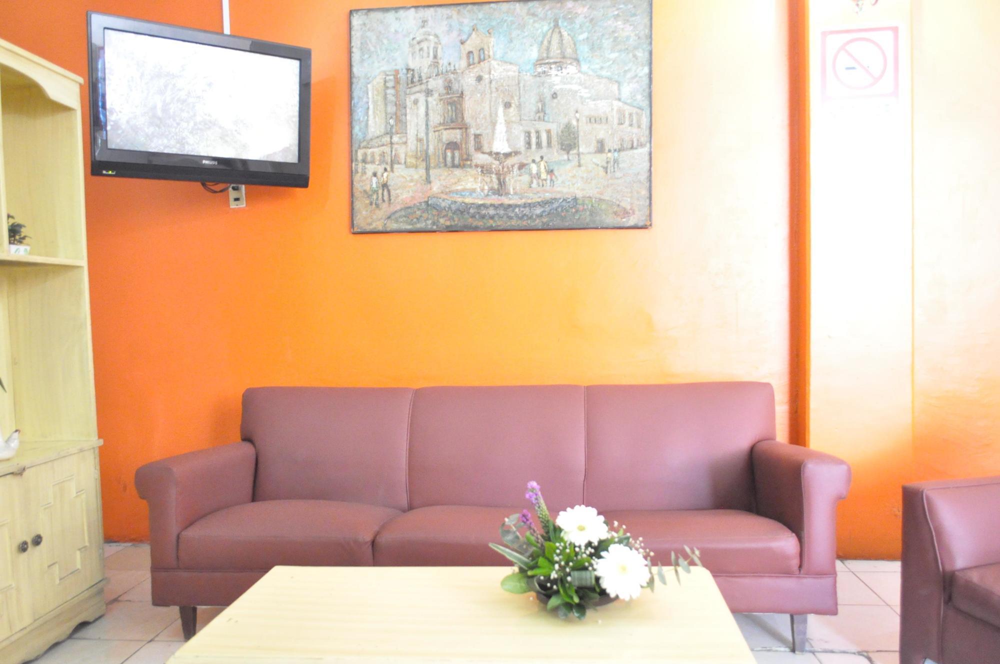 Hotel Viena Irapuato Εξωτερικό φωτογραφία